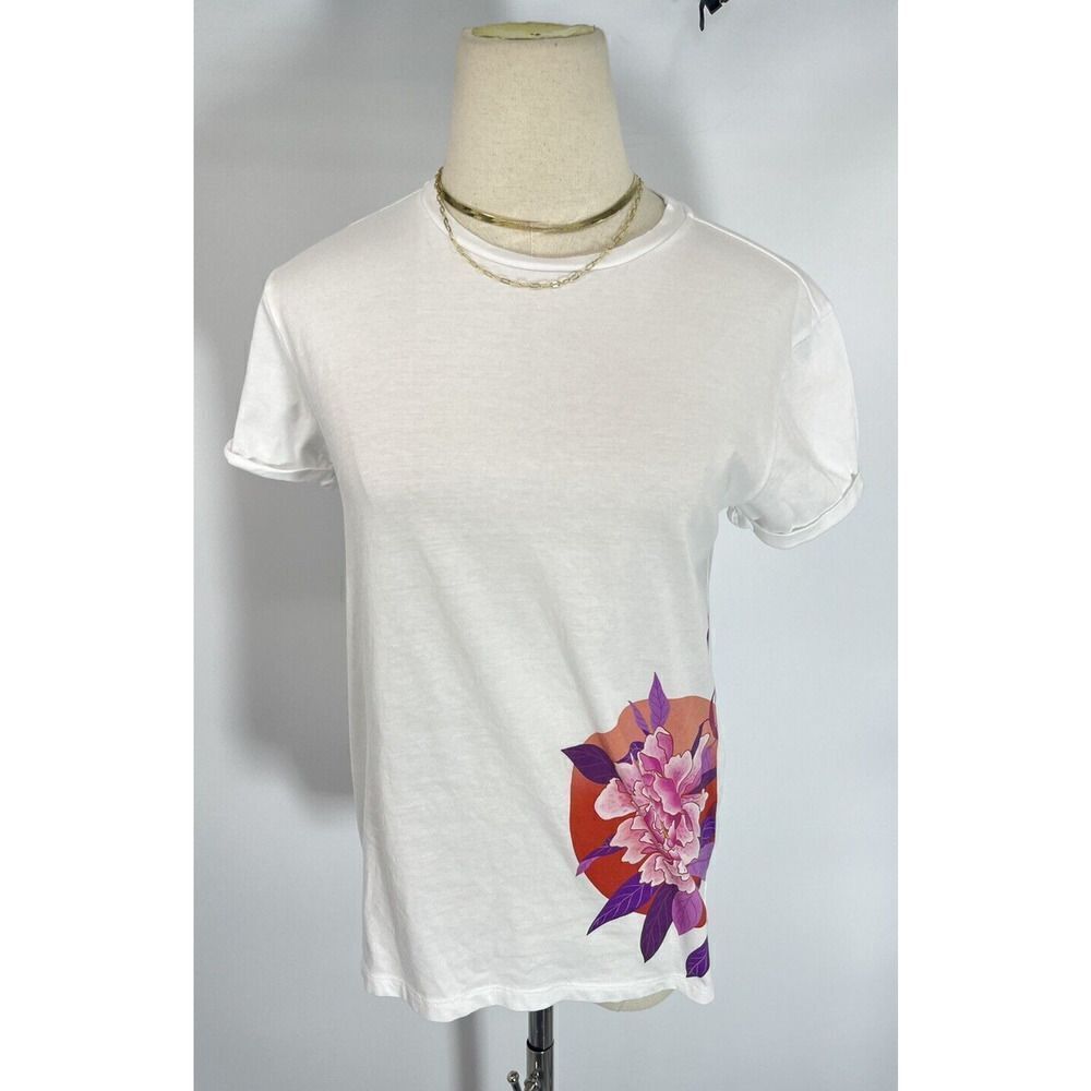 GSTQ Womens White T Shirt Flower Portugal Size‎ Small Rolled Cuff